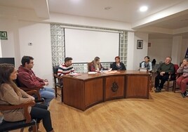 Pleno municipal celebrado en Fuentes de Oñoro.