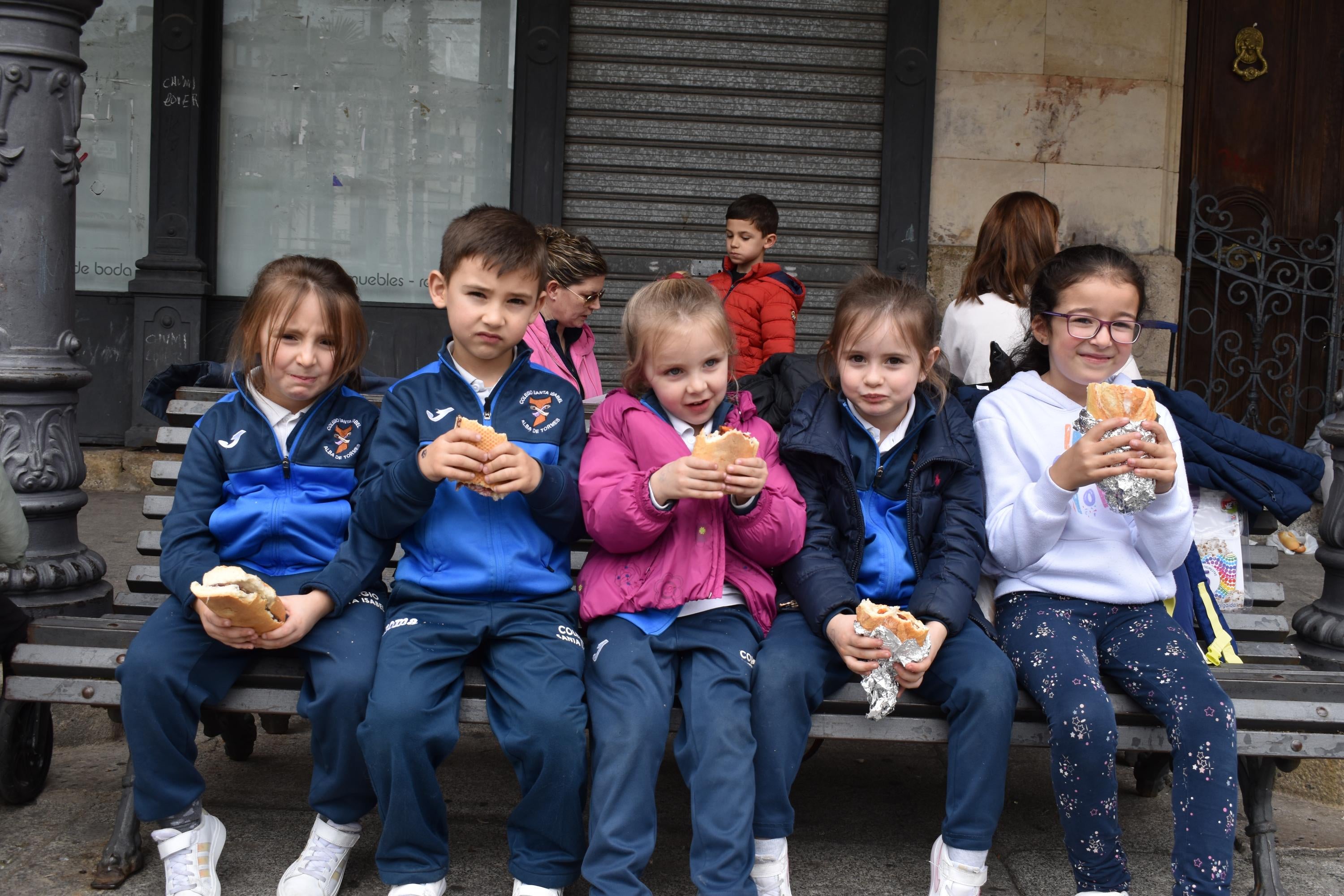 Insólita &#039;Operación Bocata&#039; en Alba de Tormes sin escolares