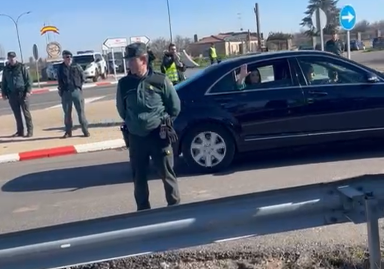 Momento del saludo de la Reina Letizia a los agricultores.