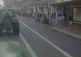 Subidos al tractor en la manifestación: «La gente está con nosotros, Madrid es agrícola»