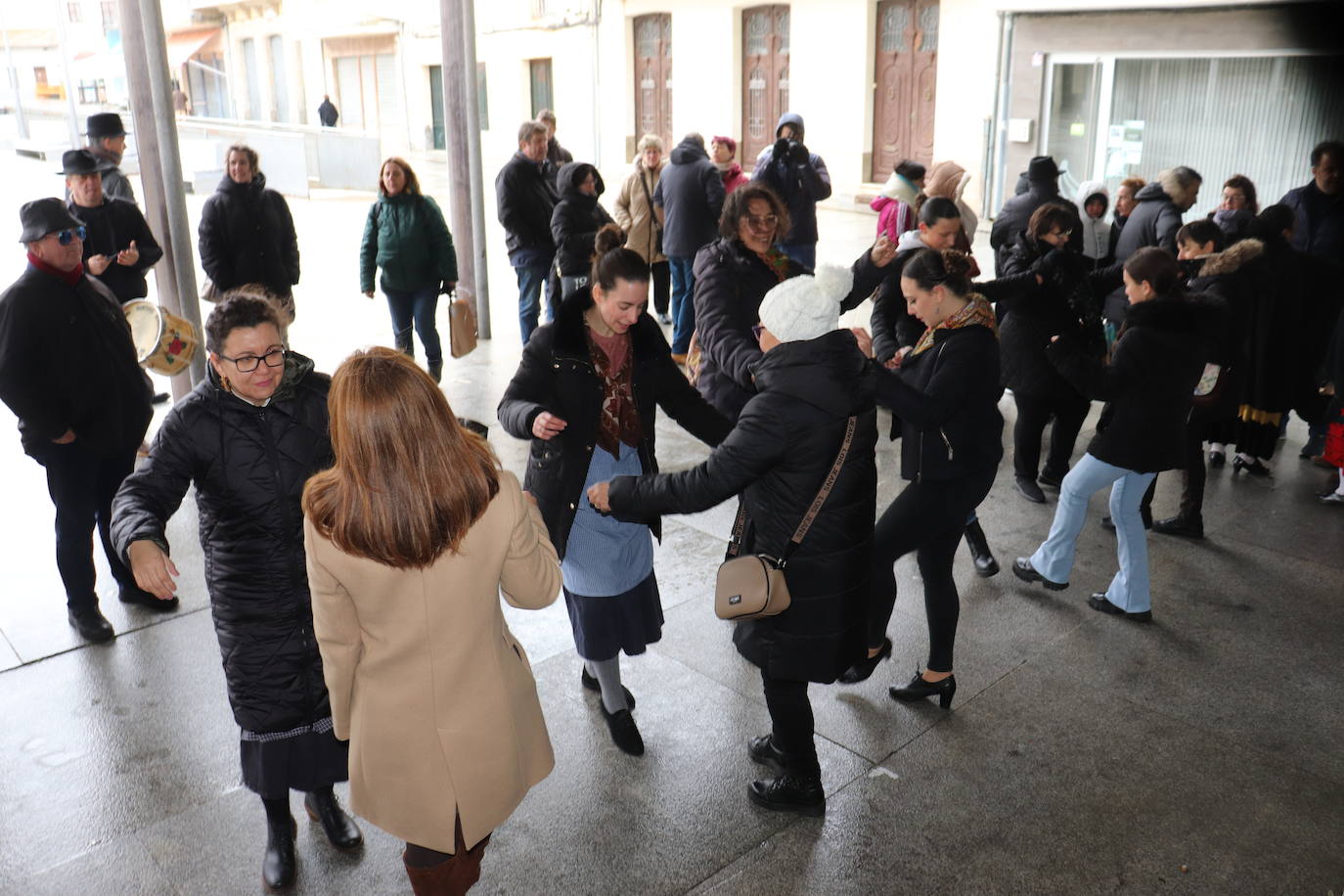 &quot;Cochino matado, invierno solucionado&quot;, Guijuelo despide su matanza típica 2024