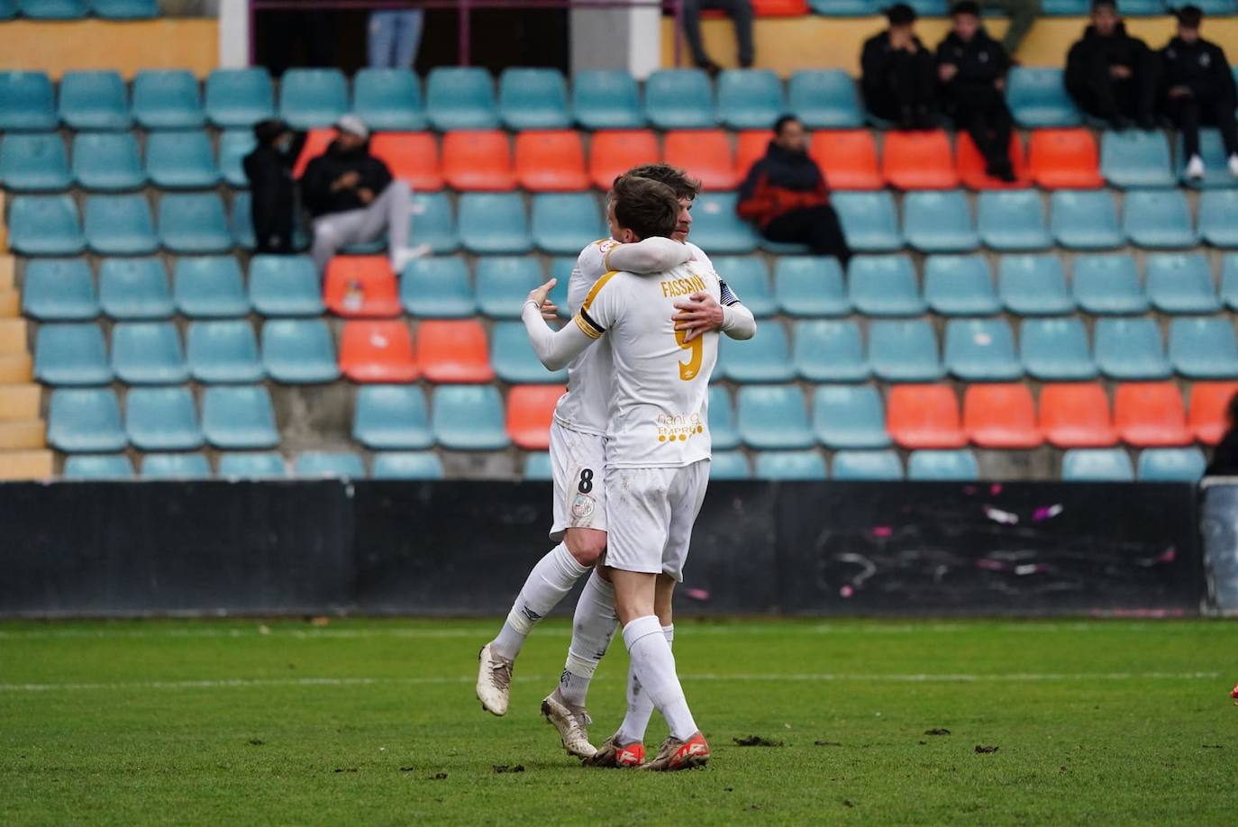 Las mejores imágenes de la victoria del Salamanca UDS frente al Atlético Bembibre