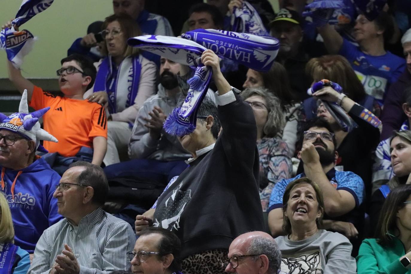 Lleno absoluto en Würzburg: búscate en la grada en el partido contra el Fenerbahce