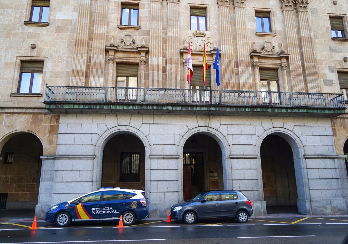 En el banquillo cuatro hombres por pagar a un menor de 15 años a cambio de  sexo en Salamanca | La Gaceta de Salamanca