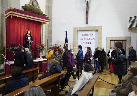 Besapiés a Jesús Rescatado celebrado el pasado año.