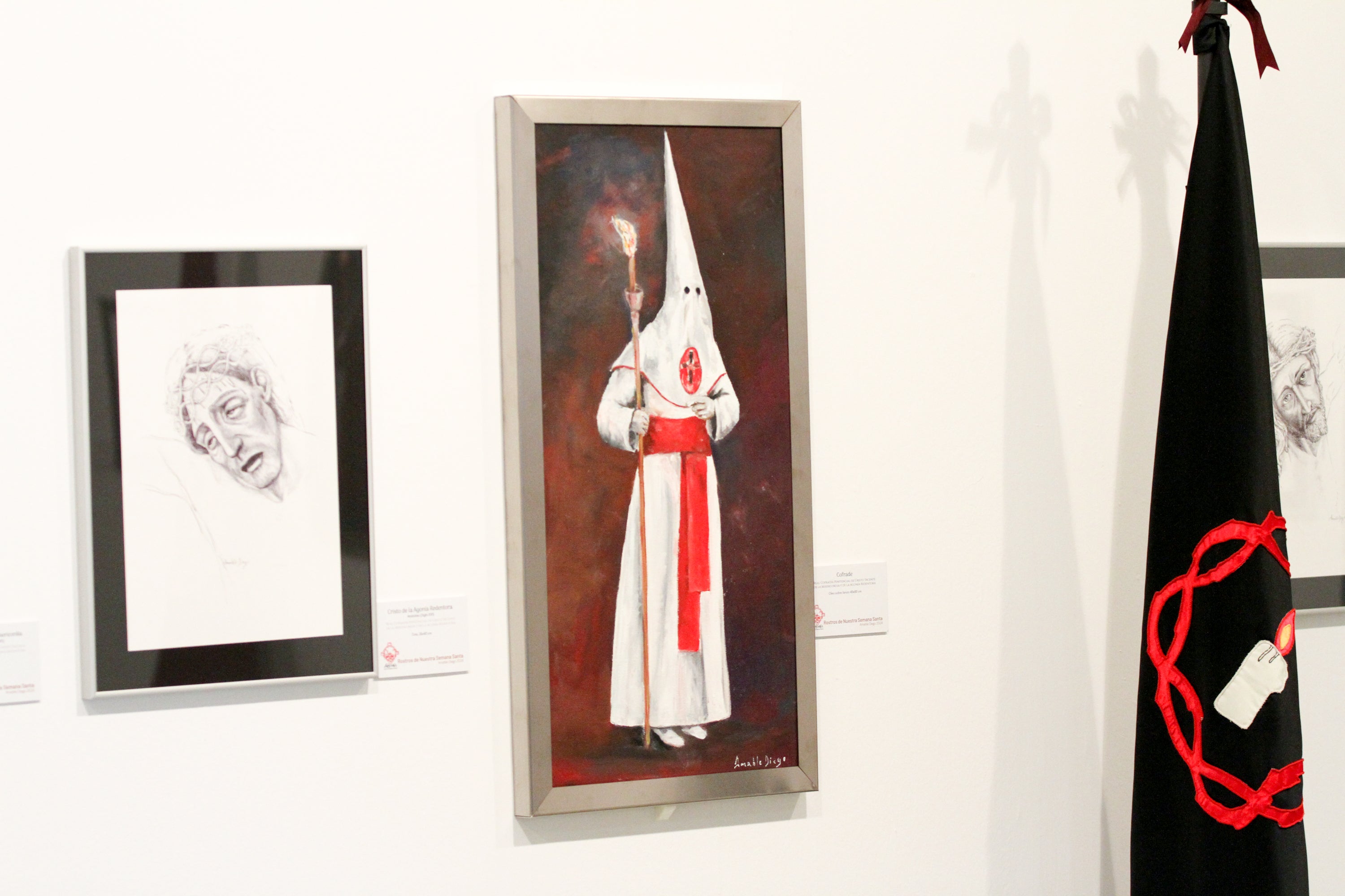 La Pasión salmantina reluce en el Palacio de Congresos con una muestra de Amable Diego