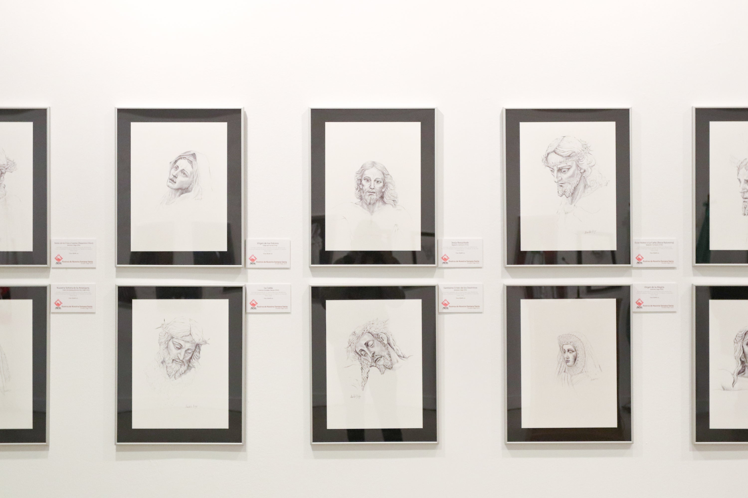 La Pasión salmantina reluce en el Palacio de Congresos con una muestra de Amable Diego