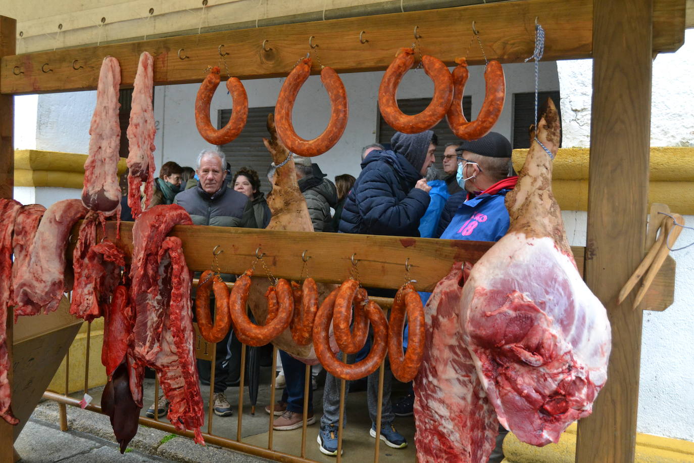 La tradición y el buen comer no faltan en la Feria de Botijeros de Ciudad Rodrigo