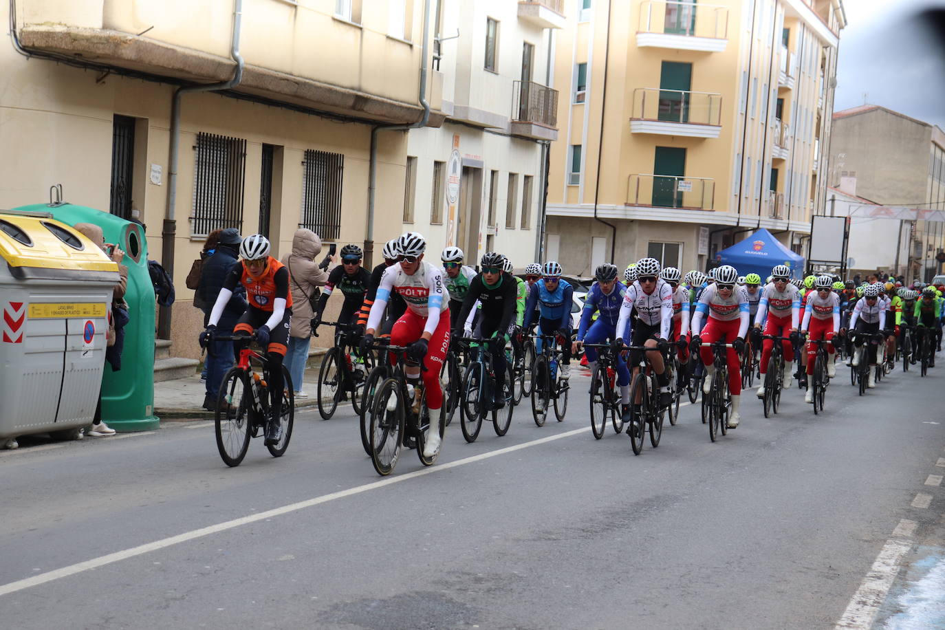 Robinson Rincón se lleva la victoria en el II Trofeo Junior de ciclismo en Guijuelo