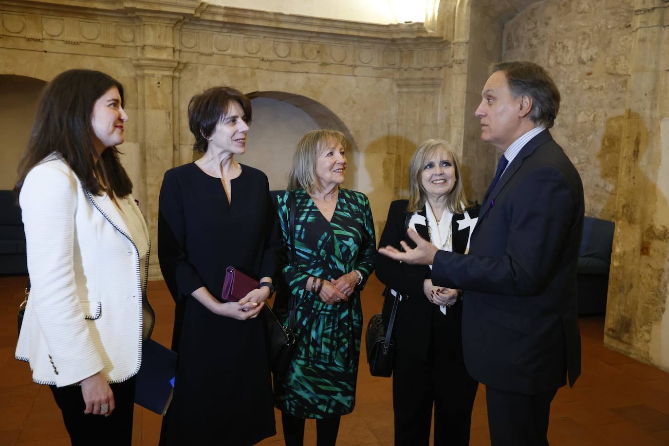 El Liceo se rinde a tres mujeres excelentes que han ayudado a romper techos de cristal