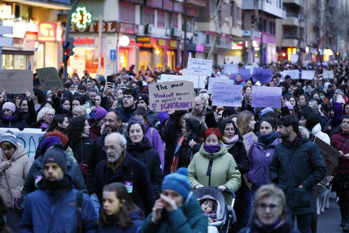 2.000 personas reivindican el Día Internacional de la Mujer en Salamanca