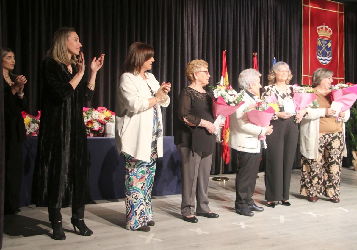 Merecido homenaje a las mujeres de Santa Marta