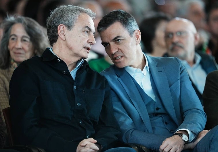 El expresidente José Luis Rodríguez Zapatero y el presidente Pedro Sánchez en un acto político en Bilbao.