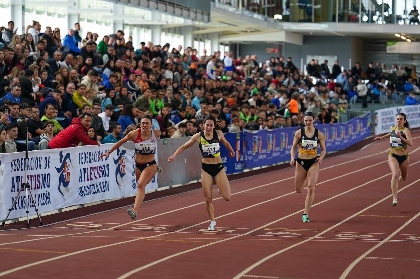 El Nacional sub 20 short track termina en Salamanca con doble récord de España en los 60 metros