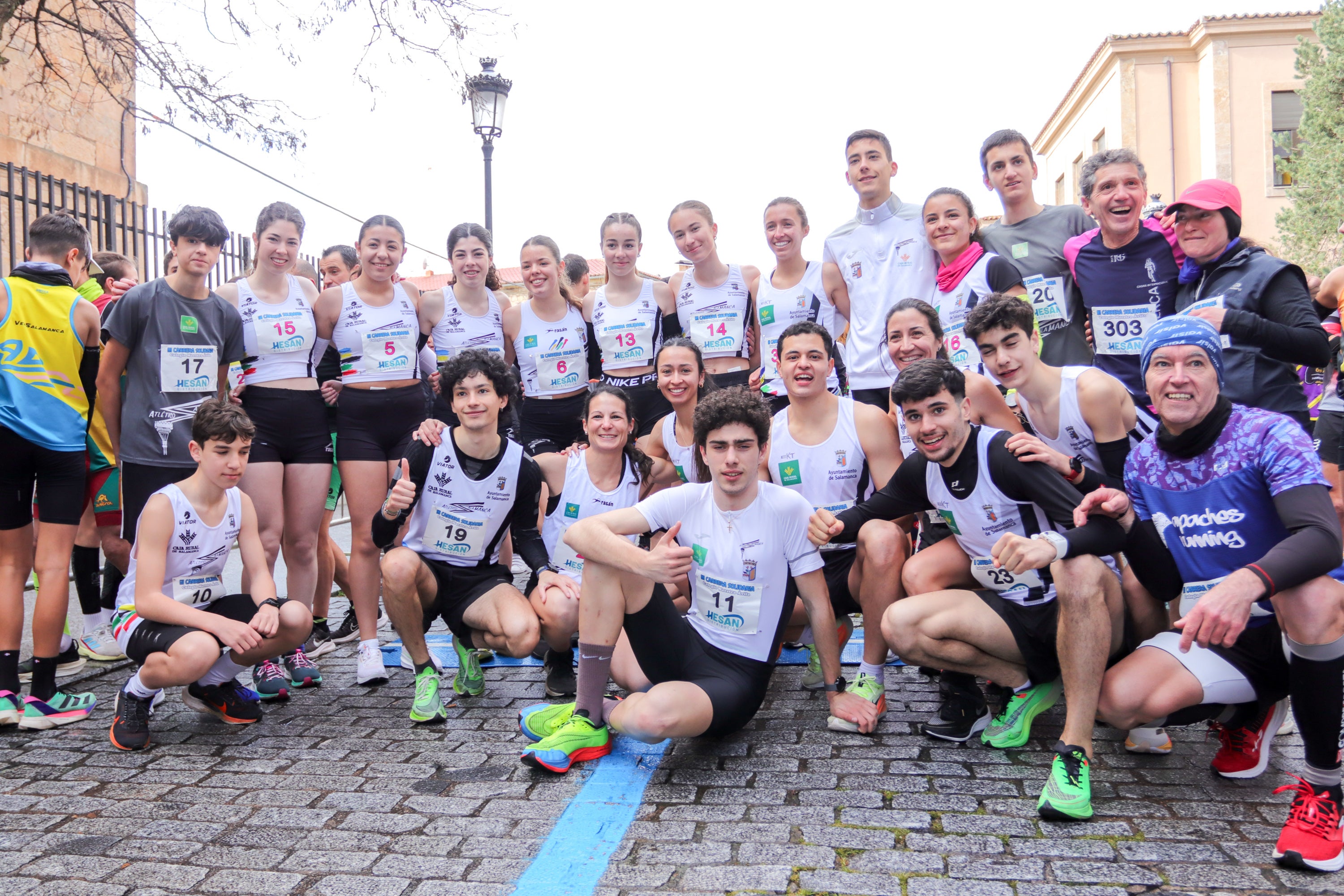 Yanis Sánchez y Lucía Corral vencen en la III Carrera Solidaria del Maestro Ávila