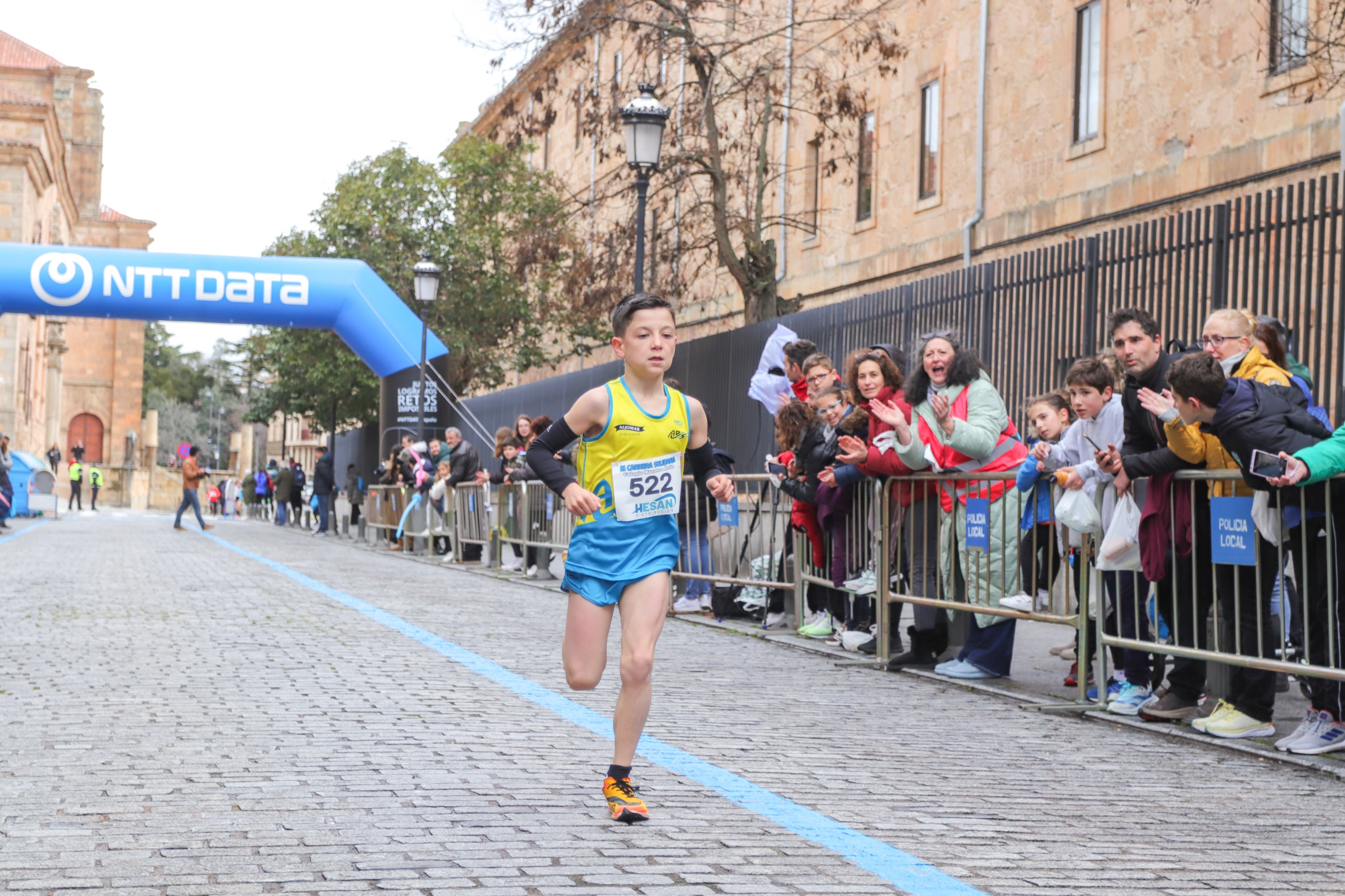 Yanis Sánchez y Lucía Corral vencen en la III Carrera Solidaria del Maestro Ávila