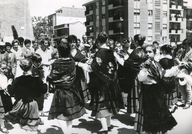 Baile popular de Pizarrales en el año 1988.