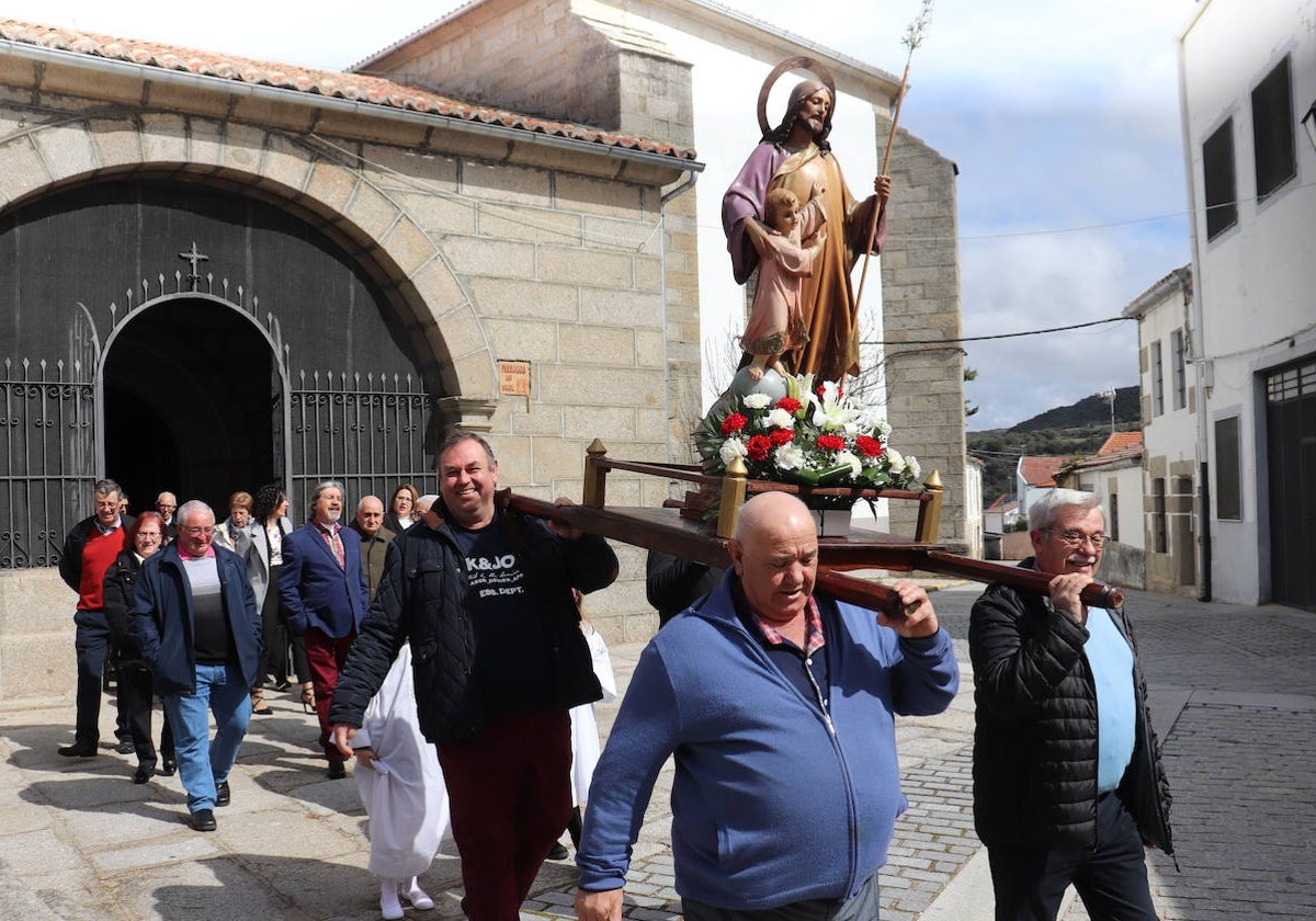 Ledrada celebra la festividad de San José, patrón de su residencia