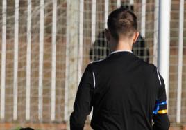 Son demasiado frecuentes los insultos a los árbitros en el fútbol base.