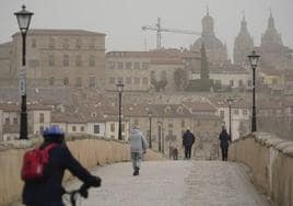 Una imagen de archivo en las que Salamanca se vio afectada por nubes de polvo sahariano.