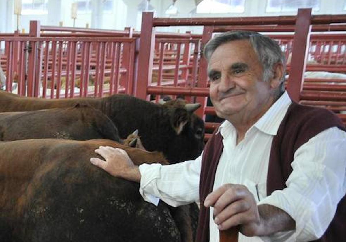 Gonzalo Oliva en el mercado de ganados de Salamanca.