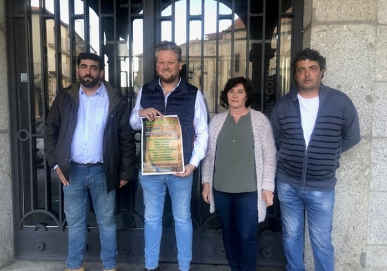 Pedro Sánchez, Jonathan Sánchez, Pilar Hernández y José Antonio López, organizadores de los mercados mensuales previstos en Béjar.