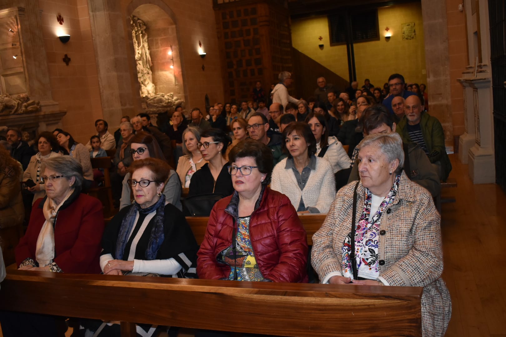 La Dolorosa da paso a la Pasión en Alba de Tormes