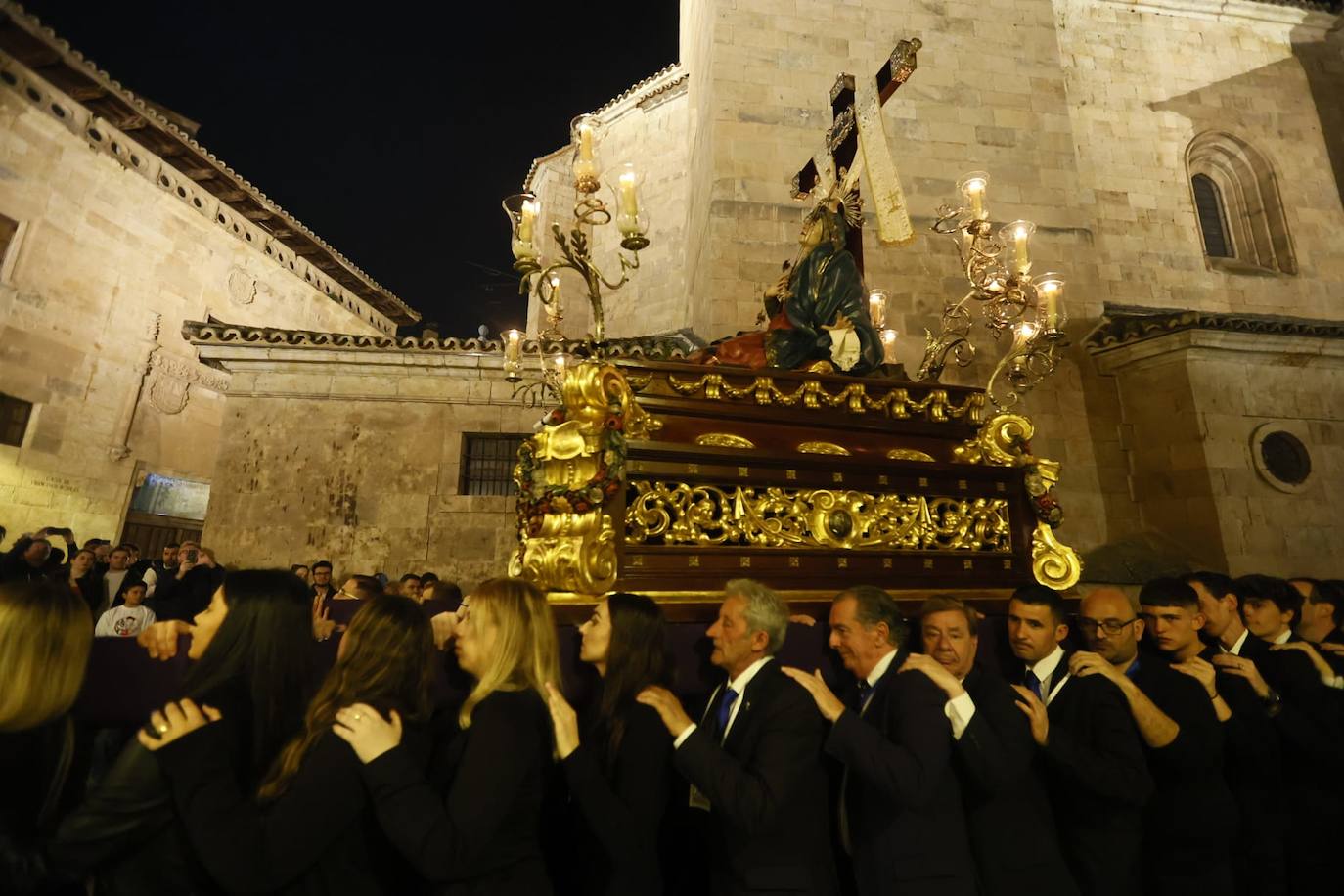 Arranca la Semana Santa con la salida de la Virgen de los Dolores