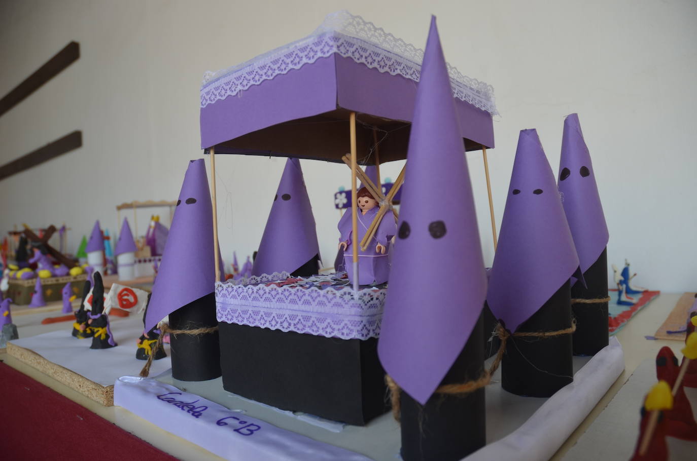 Alumnos de Religión del colegio Miróbriga recogen en maquetas todos los pasos de la Semana Santa