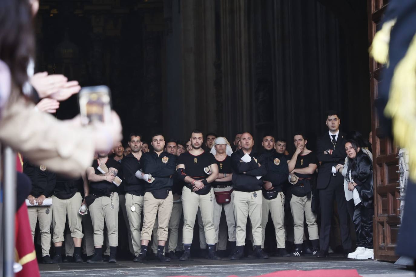 Salida masiva para recibir a un Cristo de la Redención vestido de &#039;Madrugada&#039;