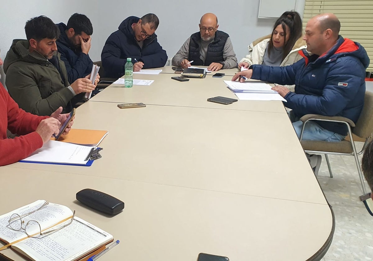 Munícipes de la Corporación de Ledesma durante el pleno.