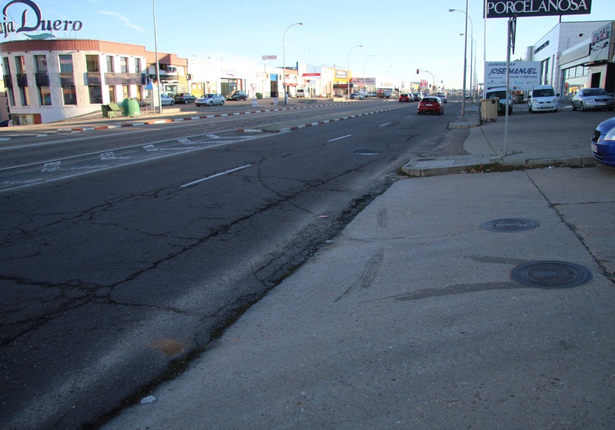 La travesía del polígono industrial de Villares de la Reina.