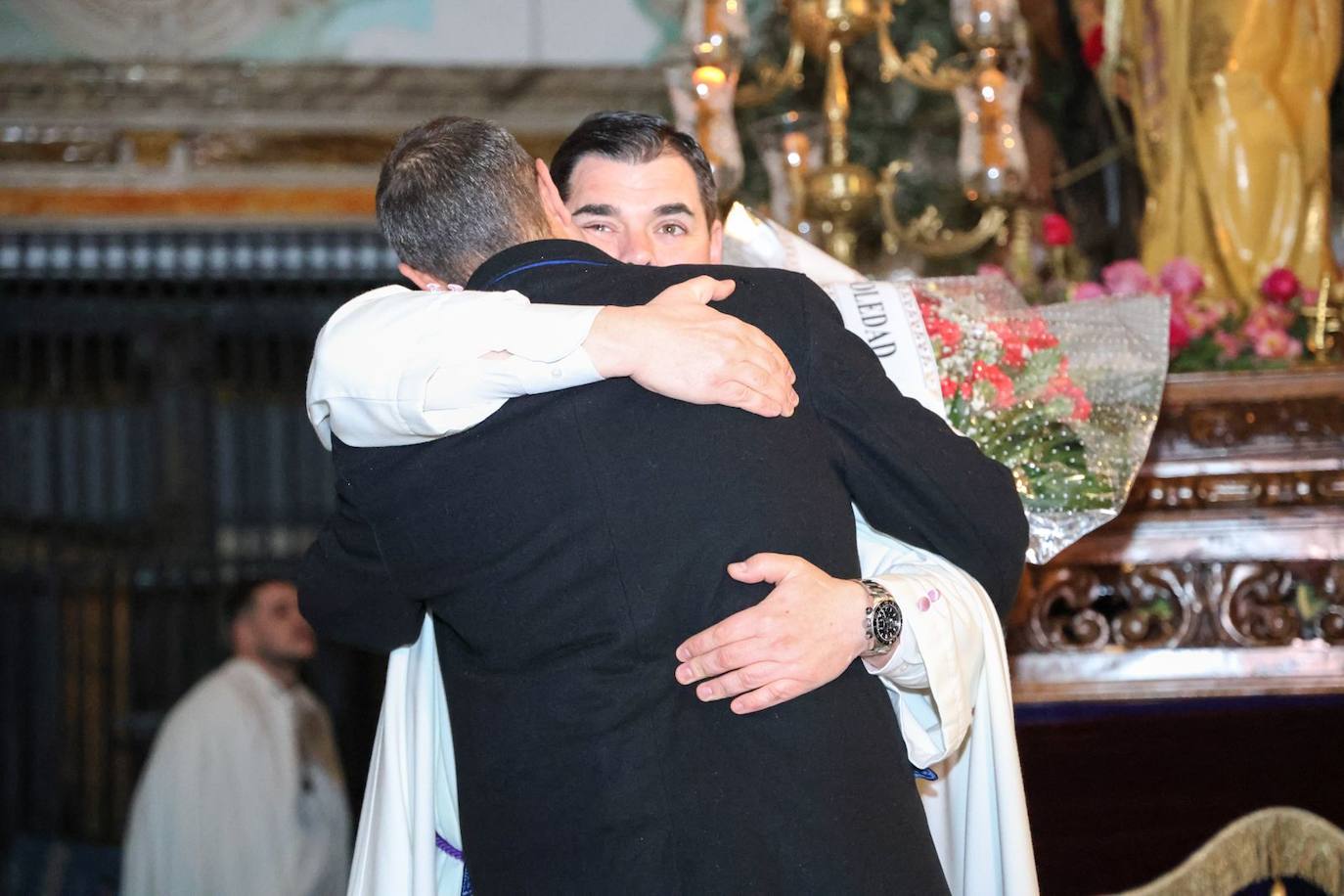 Las emotivas imágenes de un Jueves Santo empapado por la pena y sin procesiones en las calles