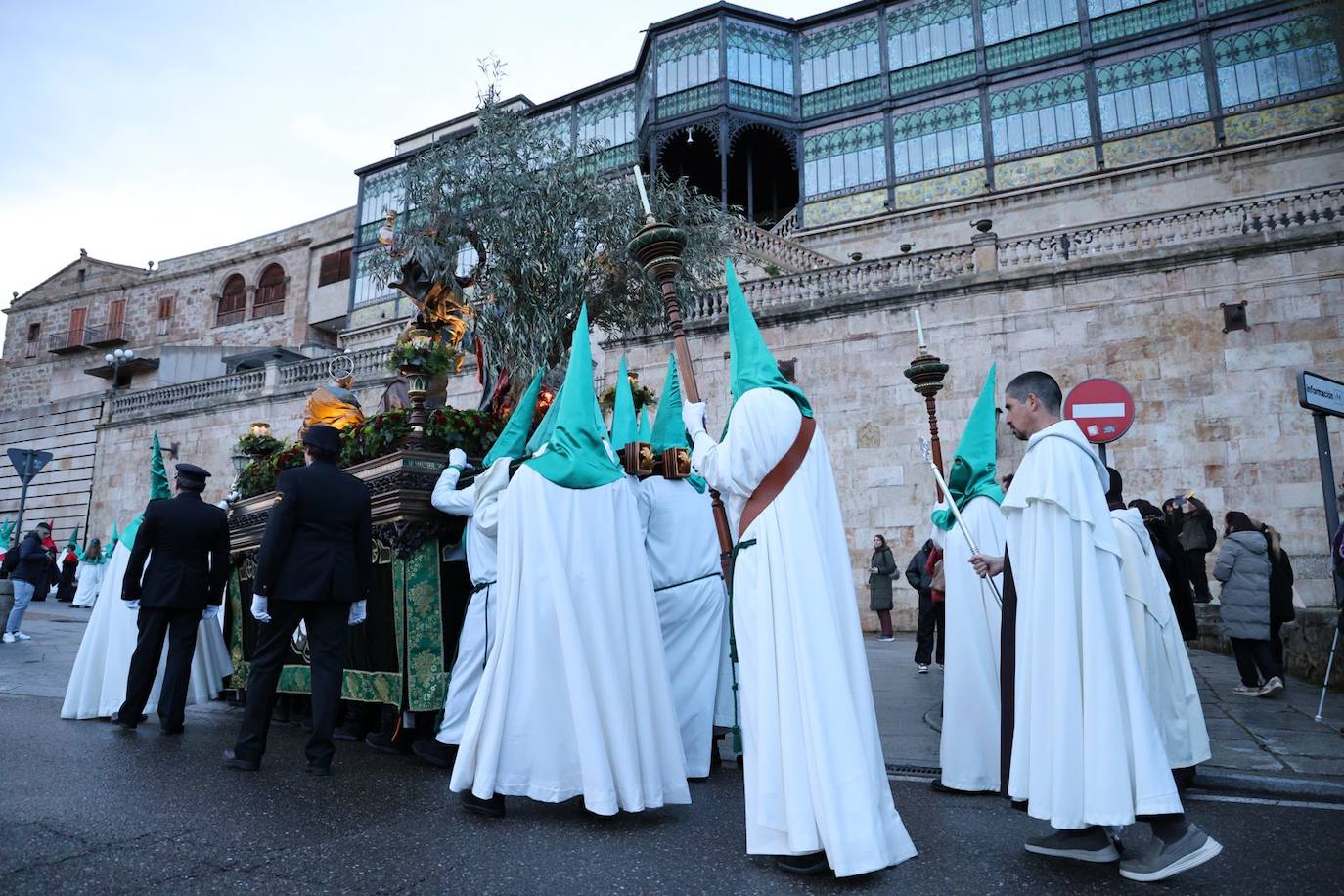 Procesión de la Cofradía de la Oración en el Huerto de los Olivos