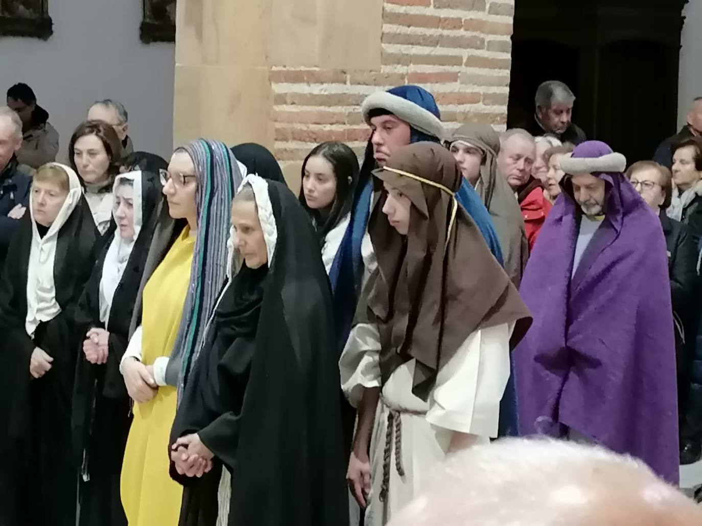 Las expresivas escenas del viacrucis viviente de Paradinas de San Juan