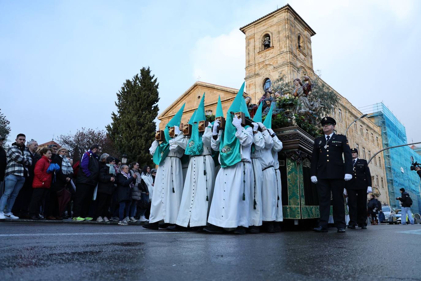 Procesión de la Cofradía de la Oración en el Huerto de los Olivos