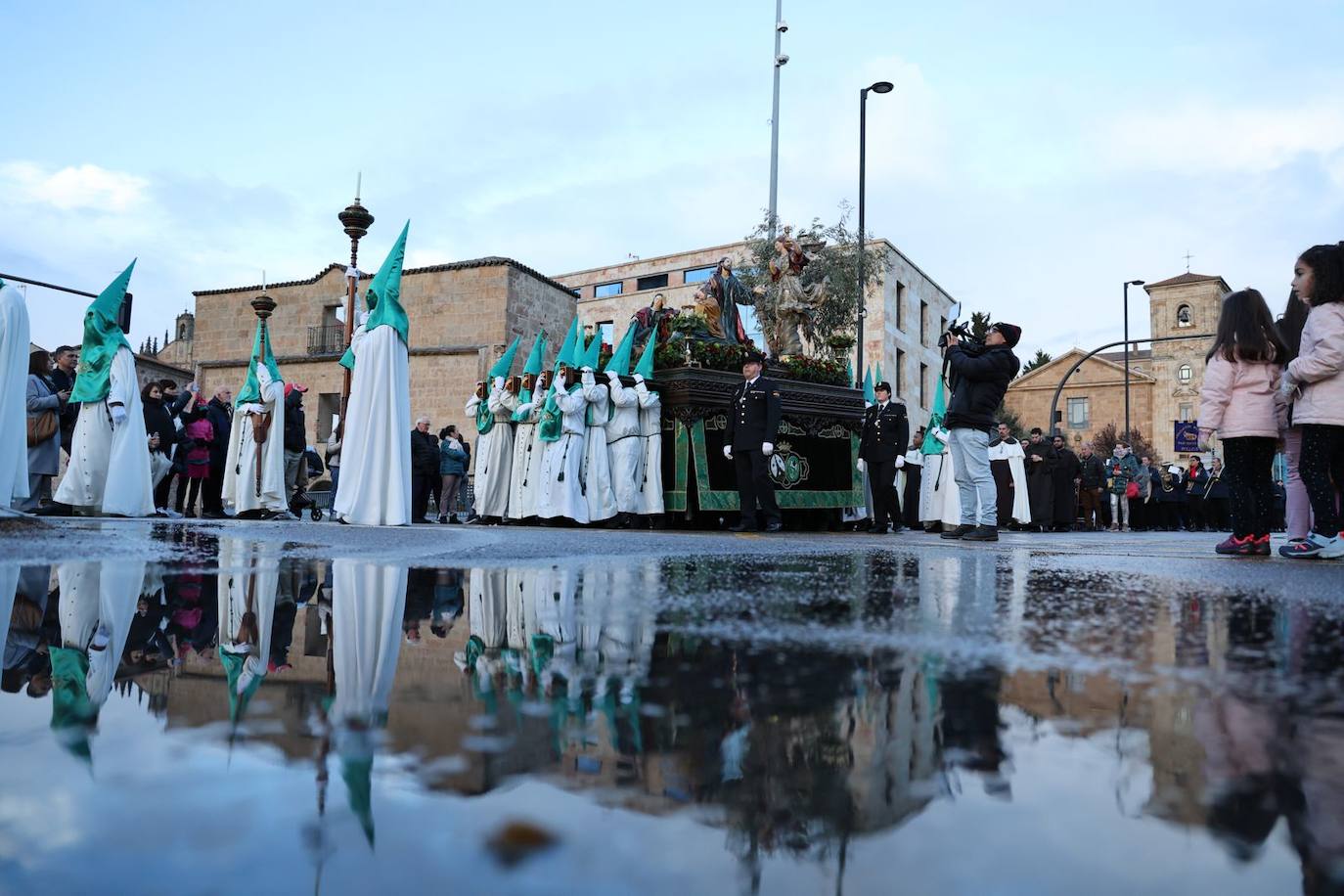 Procesión de la Cofradía de la Oración en el Huerto de los Olivos