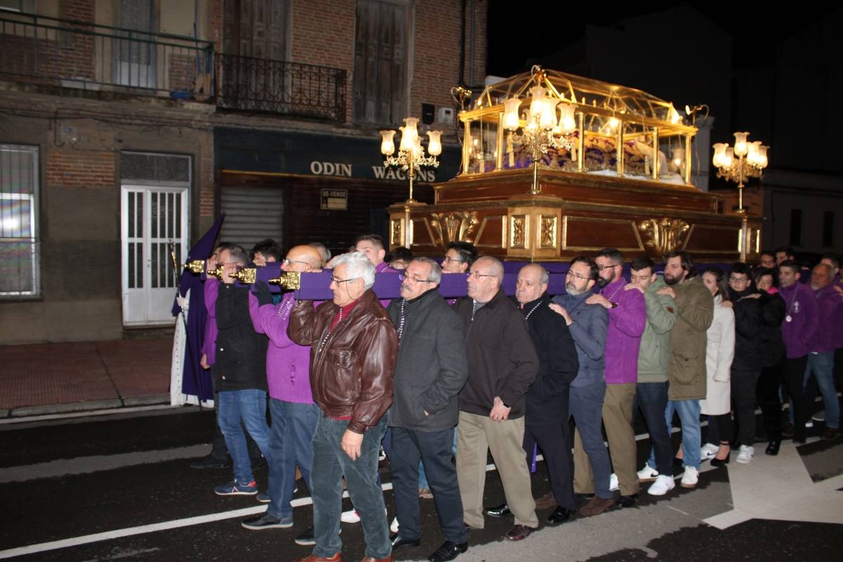 Concentración de emociones en el Santo Entierro de Peñaranda de Bracamonte