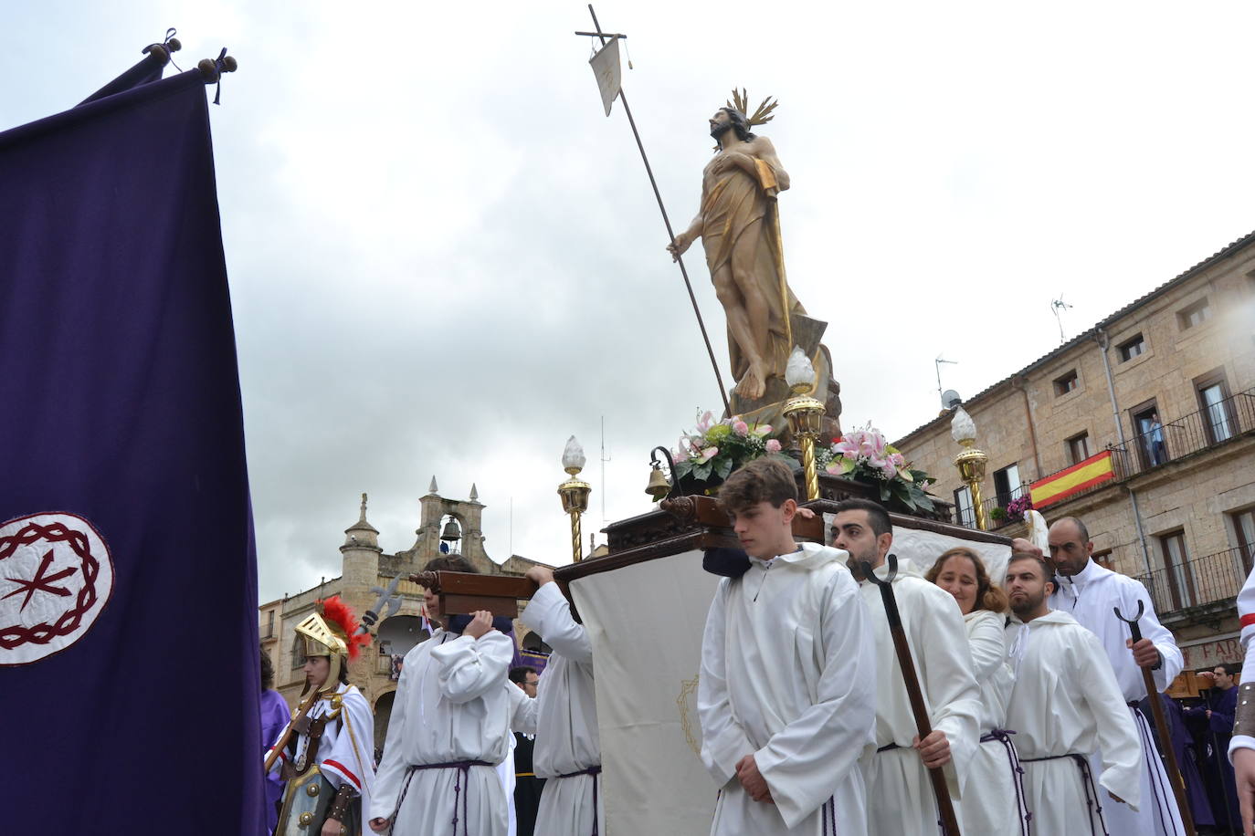 Jesús Resucitado y la Virgen se encuentran en la Plaza Mayor de Ciudad Rodrigo