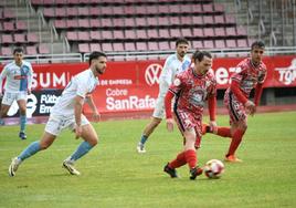 El Guijuelo tardó demasiado en buscar la meta contraria y cae ante la SD Compostela (1-0)