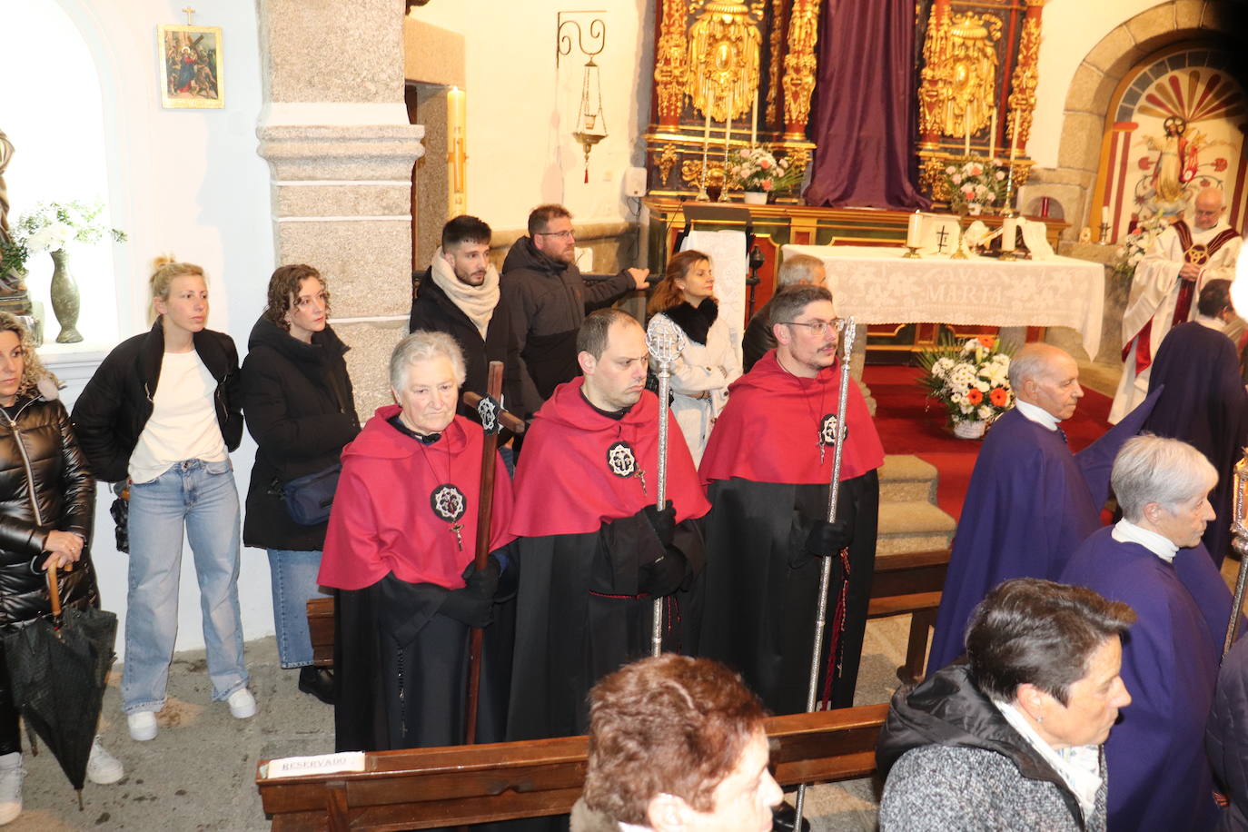 Sanchotello no falta a su Encuentro, que celebra en el interior de la iglesia