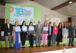 Los galardones que entregó Regtsa en el 16 Foro de Clientes celebrado en Mozárbez