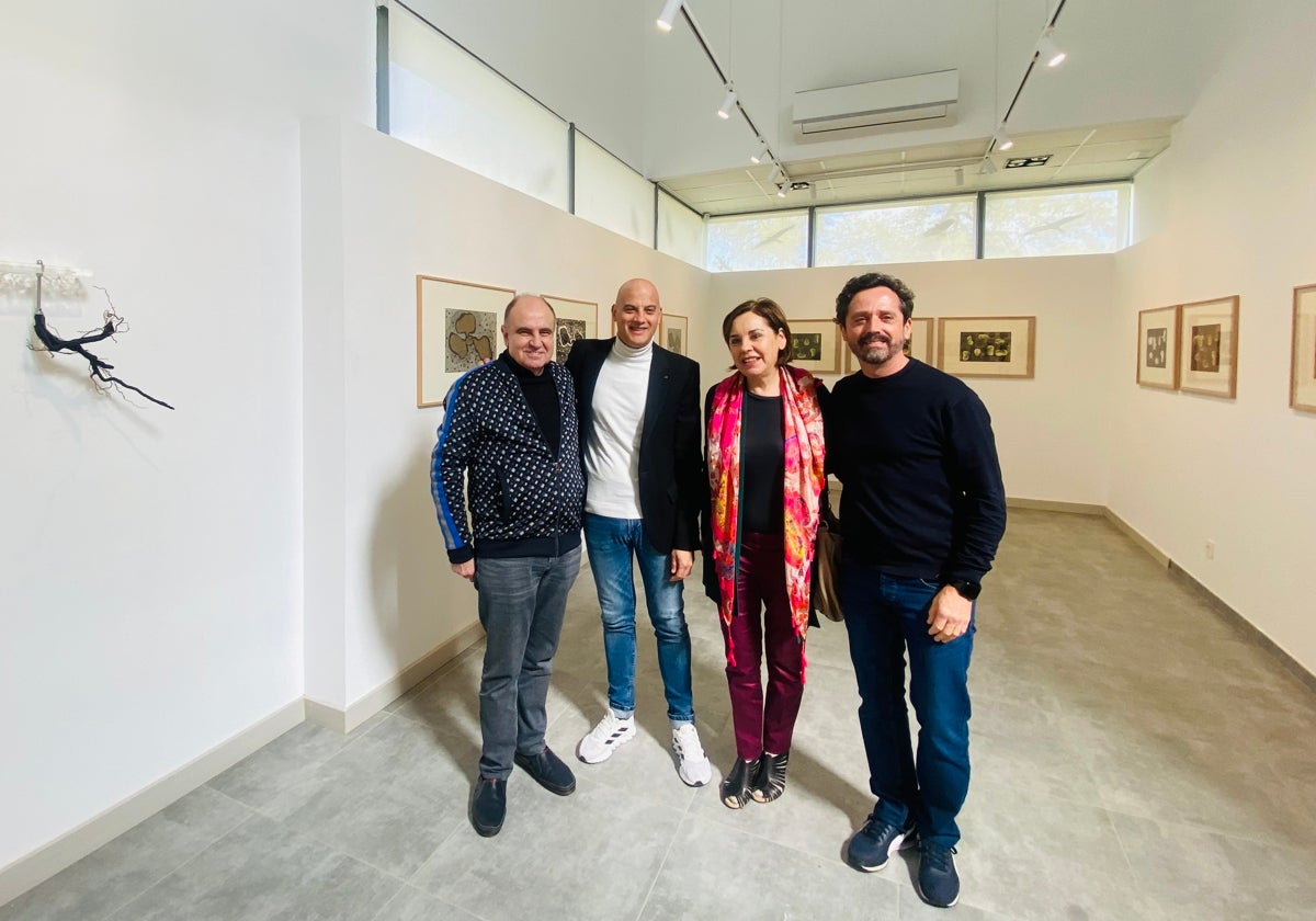 José Fuentes, Juan Carlos Bueno, Concha Sáez y Antonio Navarro, en la muestra.