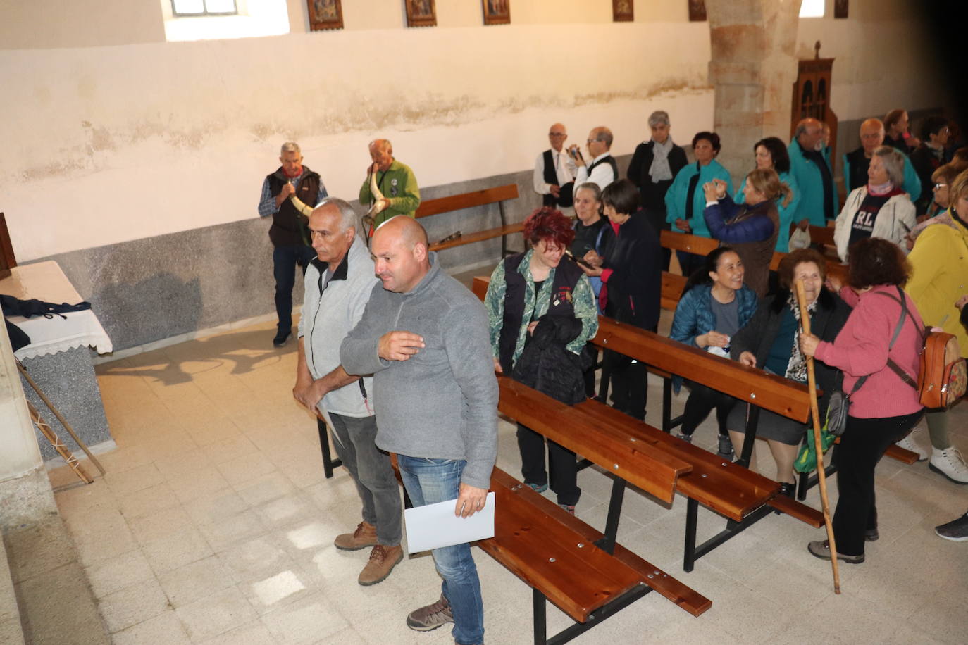 Santiago Peregrino marcha junto a los caminantes del Via Lucis de Beleña a Fuenterroble