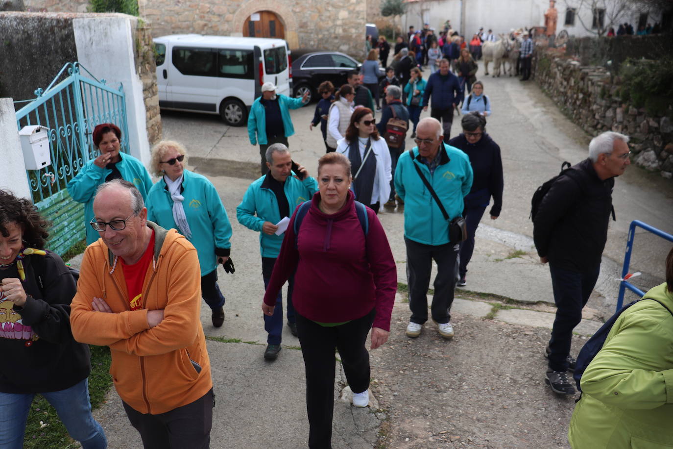 Santiago Peregrino marcha junto a los caminantes del Via Lucis de Beleña a Fuenterroble