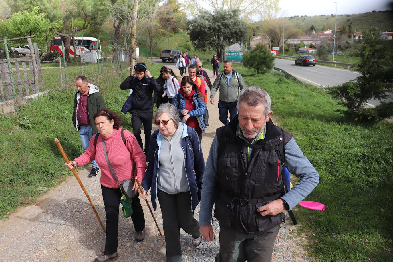 Santiago Peregrino marcha junto a los caminantes del Via Lucis de Beleña a Fuenterroble