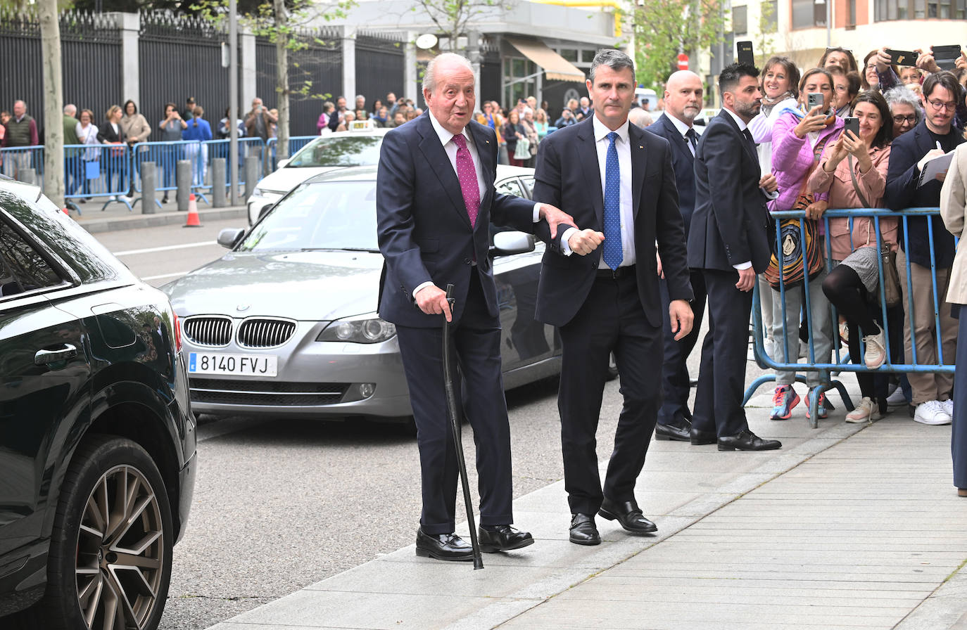 Las mejores imágenes de los invitados a la boda de José Luis Martínez-Almeida y Teresa Urquijo