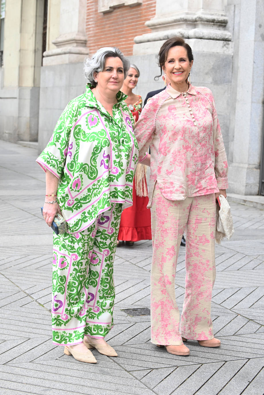 Las mejores imágenes de los invitados a la boda de José Luis Martínez-Almeida y Teresa Urquijo