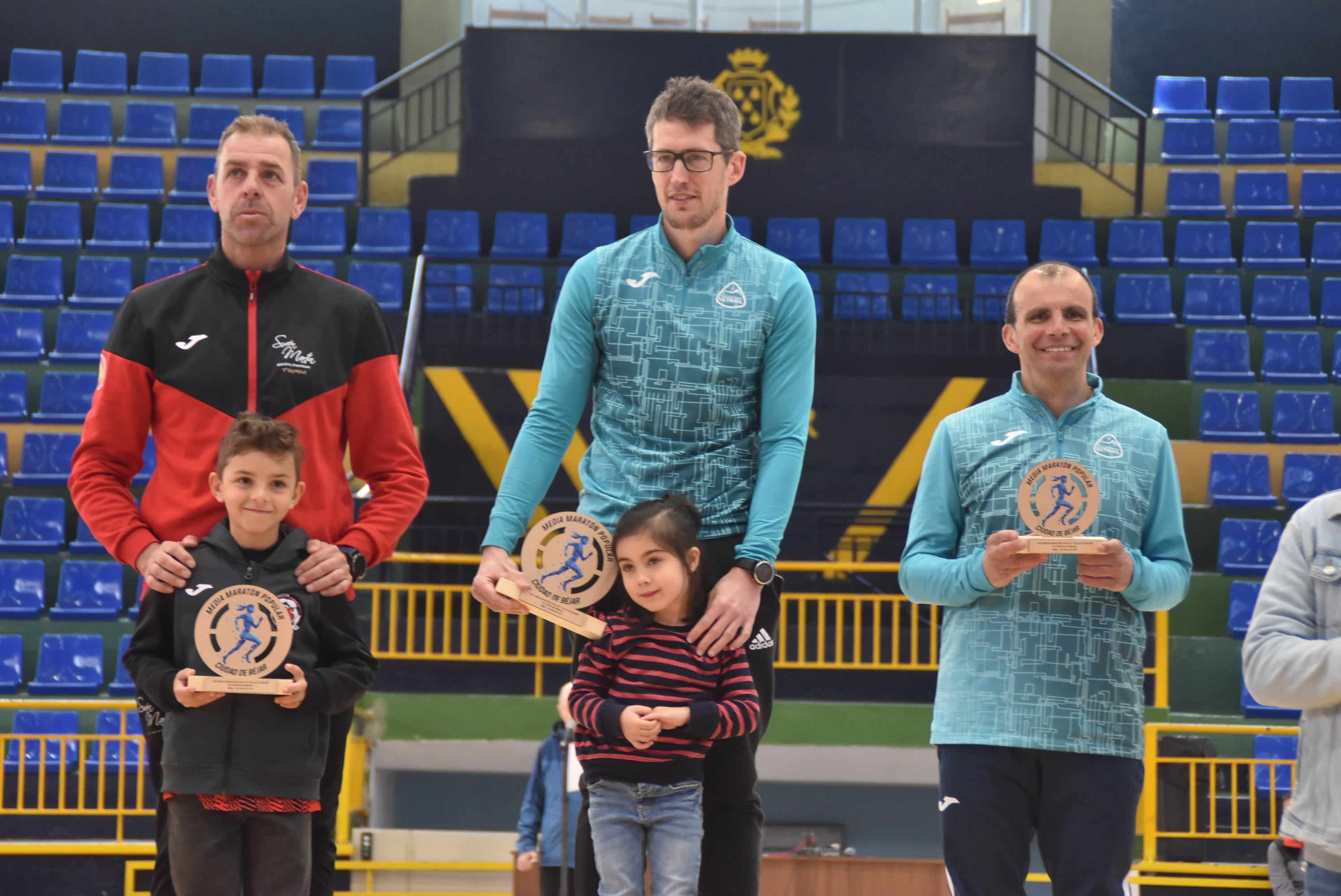 Dani Sanz y Ester Rodríguez ganan la Medio Maratón de Béjar