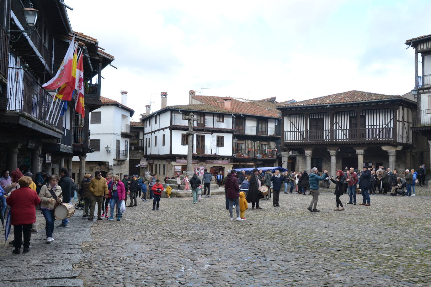 La Alberca celebra su trago más dulce para disipar a la lluvia